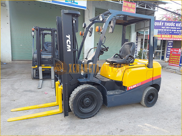 Xe nâng dầu TCM FD25T13 - Xe Nâng Hiếu Khuê - Công Ty TNHH Hiếu Khuê